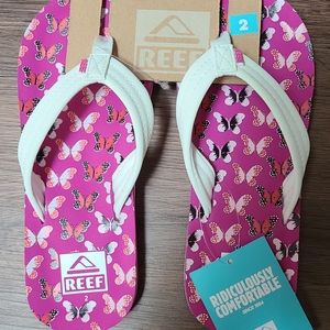 Reef Girls Size 2 Flip Flops ** NEW WITH TAGS ON**